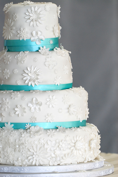 wedding cake white flowers partial